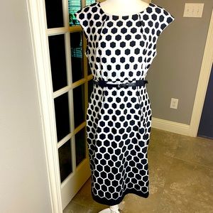 Dress with belt 👗